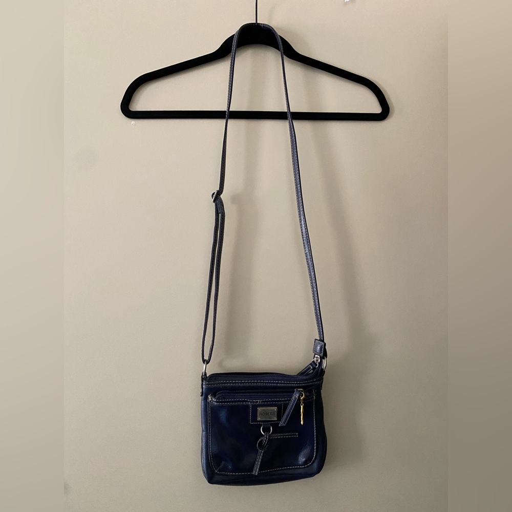 brand: Rossetti / pre owned / dimensions: 7 in x 6 in x 2 in